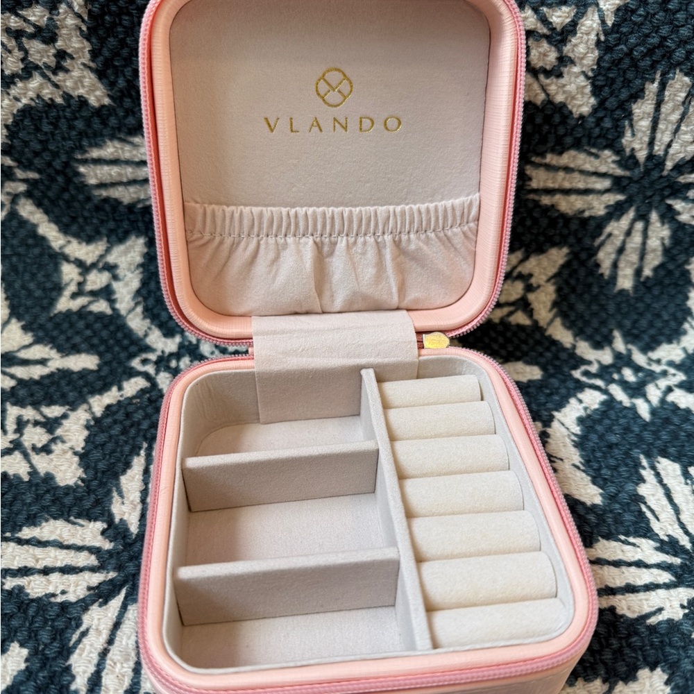 Vlando Pink Travel Jewelry Box